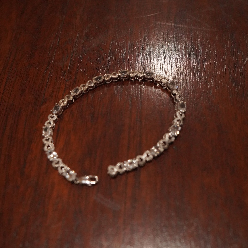 Tennis bracelet